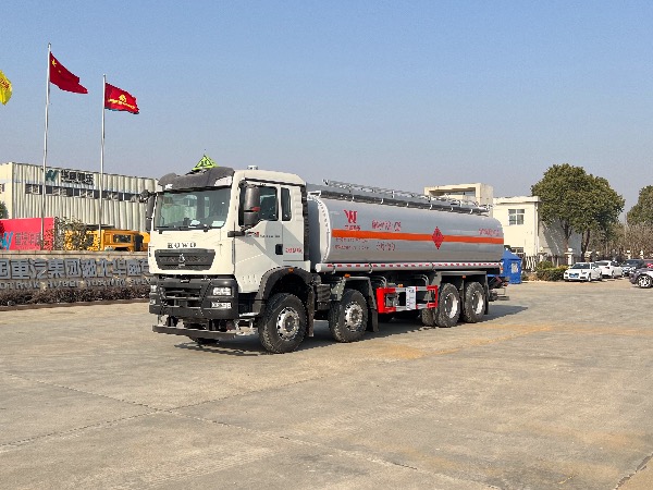 8x4重汽豪沃TX系列26立方原油運(yùn)輸罐車/華威馳樂(lè)牌SGZ5321GRYZZ6T5型易燃液體罐式運(yùn)輸車