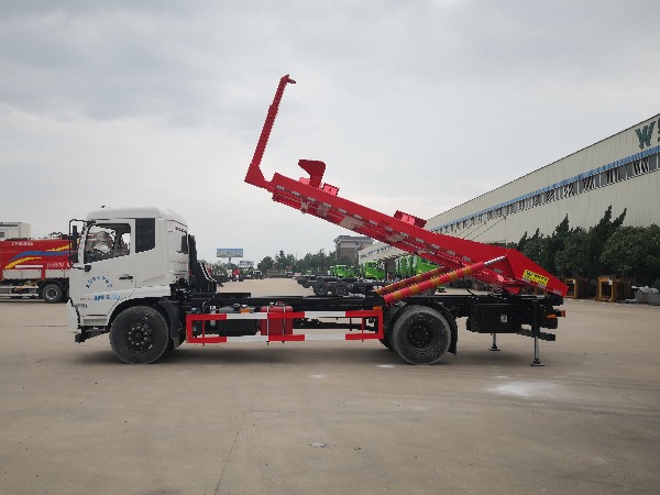 華威馳樂牌SGZ5180ZBGDF6型干粉砂漿移動(dòng)筒倉(cāng)-背罐車介紹：  【選裝液壓伸縮吊臂】