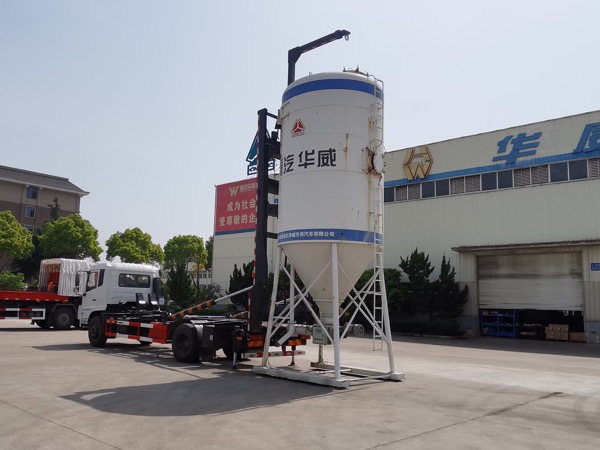 華威馳樂牌SGZ5180ZBGDF6型干粉砂漿移動(dòng)筒倉(cāng)-背罐車介紹：  【選裝液壓伸縮吊臂】