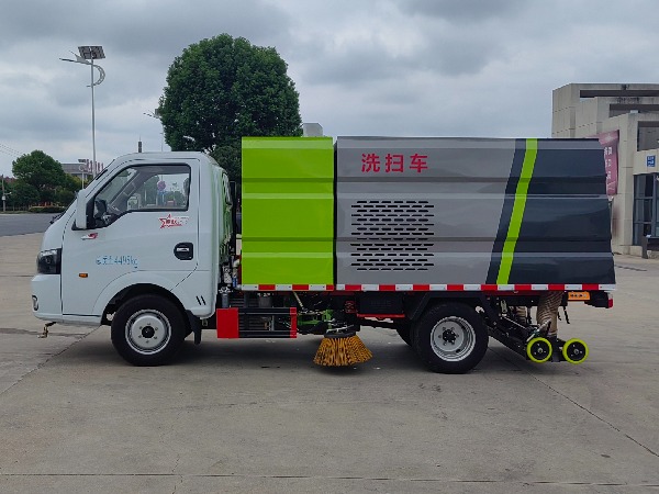 華威馳樂(lè)牌SGZ5040TXSEQ6型洗掃車(chē)|東風(fēng)途逸【藍(lán)牌C證可駕駛】國(guó)六排放洗掃車(chē)