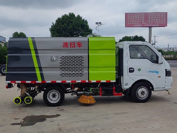 華威馳樂(lè)牌SGZ5040TXSEQ6型洗掃車(chē)|東風(fēng)途逸【藍(lán)牌C證可駕駛】國(guó)六排放洗掃車(chē)