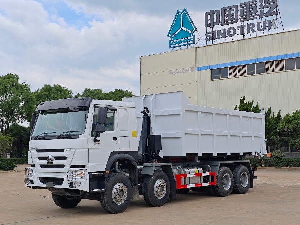 中國(guó)重汽湖北華威制造的【外貿(mào)出口車(chē)型展示】-車(chē)廂可卸式垃圾車(chē)|鉤臂車(chē)
